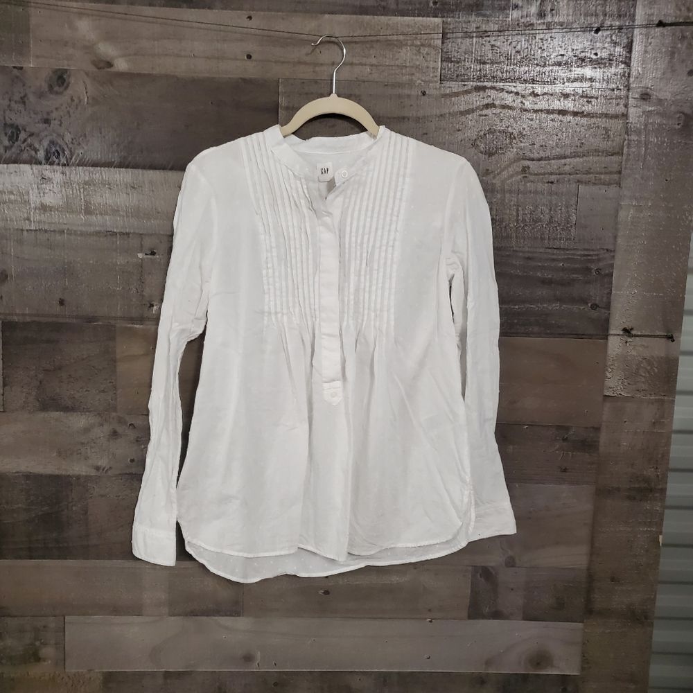 Gap white shirt S